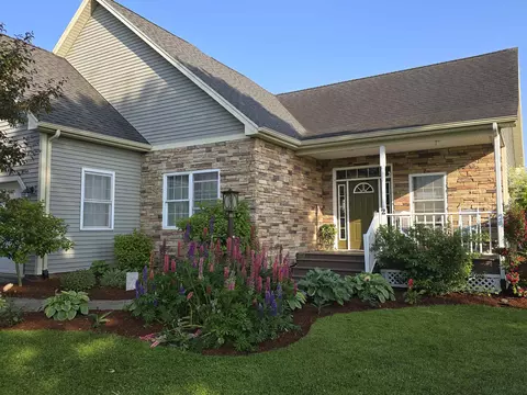 2 Shetland Ln, Swanton, VT 05488