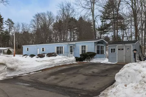 25 Village Dr, Raymond, NH 03077