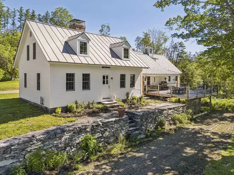 4669 Vermont Rte 100, Londonderry, VT 05148