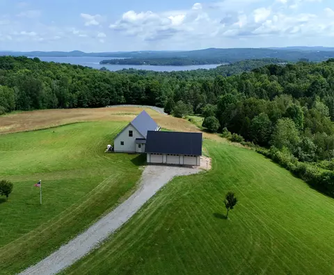 1293 City Farm Rd, Newport, VT 05855