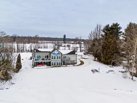 802 Alburgh Springs Rd, Alburgh, VT 05440