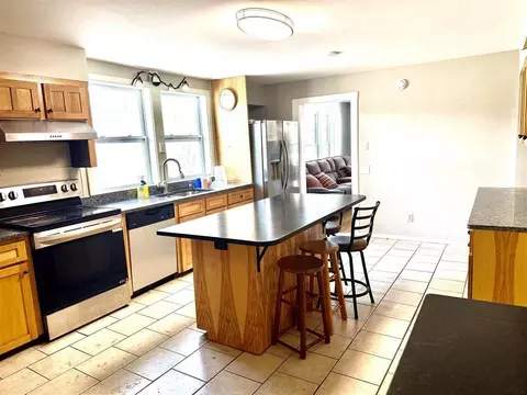 36 Spring St, Newport, NH 03773