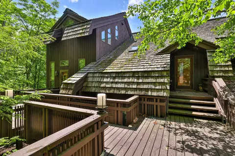 726 E Ash Rd, Plymouth, VT 05056