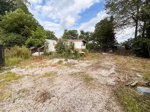 4 Dow St, Exeter, NH 03833