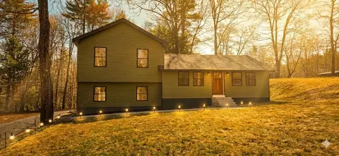 33 Mccrillis Rd, Nottingham, NH 03290