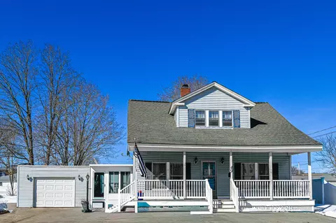 49 Washington St, Rochester, NH 03867