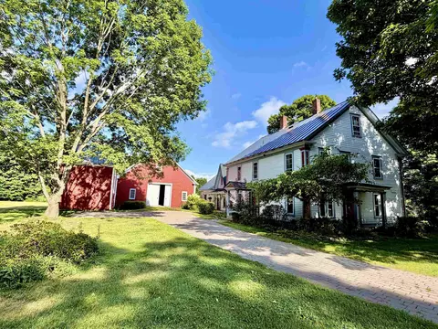 68 Doe Ln, Newbury, VT 05051