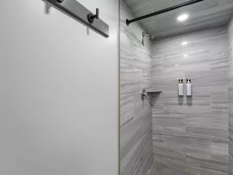 Bath - 133 E Mountain Rd #3A8, Killington, VT 05751 photo 4 of 4