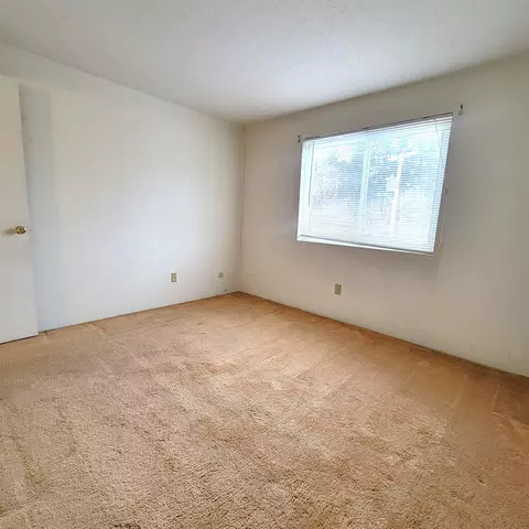 Bedroom - 5 Brookside Dr #9, Exeter, NH 03833 photo 4 of 5