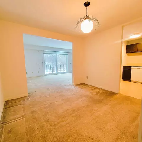 Dining - 5 Brookside Dr #9, Exeter, NH 03833 photo 1 of 1