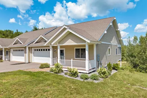14 Stonehenge Cir #11, Northfield, NH 03276
