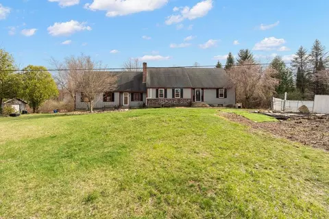 1 Stagecoach Dr, Sandown, NH 03873