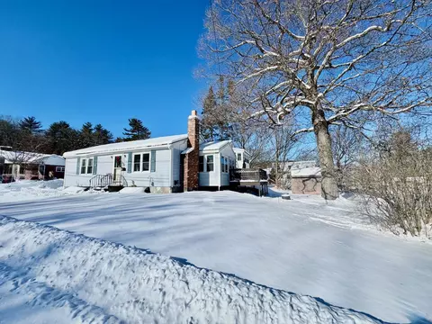 21 Wheatley St, Lebanon, NH 03766