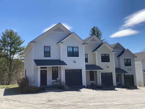 102 Hill St #6, Stowe, VT 05672