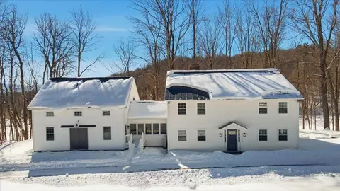 557 Bennett Hill Rd, Shaftsbury, VT 05262