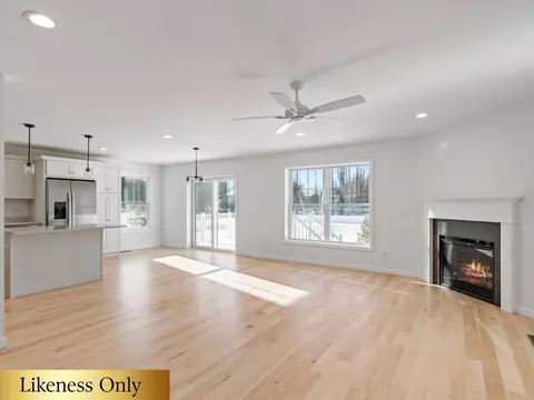 Living - 22 Blue Heron Loop #19, Milton, VT 05468 photo 4 of 5