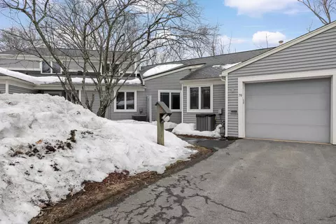 79 Walden Pond Dr, Nashua, NH 03064