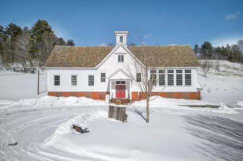 66 Duttonsville School Dr, Cavendish, VT 05142