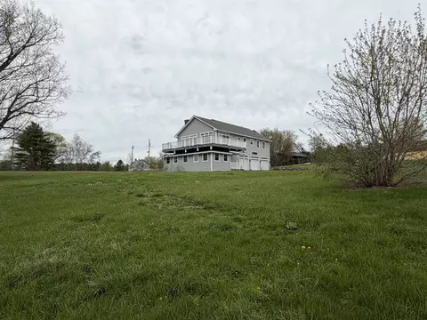 85 Elm Hill Dr, Clarendon, VT 05759