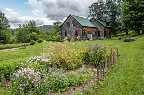1076 Brown Hill Rd, Wolcott, VT 05680