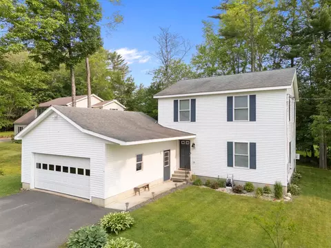 135 Country Hl, Brattleboro, VT 05301