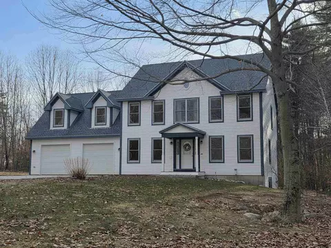 762 Robinson Rd, Pembroke, NH 03275