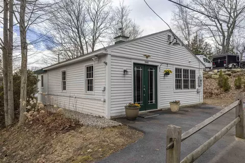 1042 Main St, Sunapee, NH 03782
