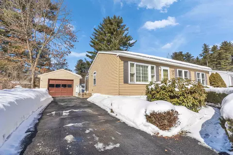 4 Burlington Rd, Nashua, NH 03062
