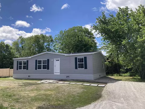 40 School St, Canaan, NH 03741