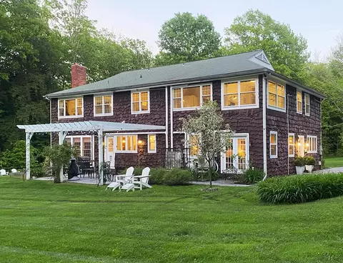 1295 Lime Kiln Rd, Charlotte, VT 05445