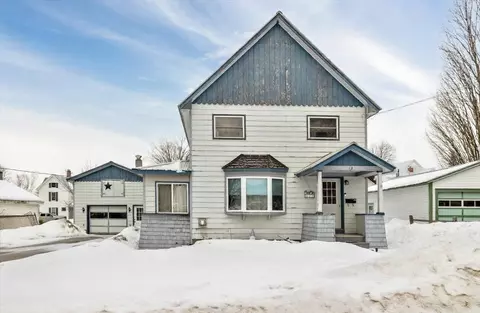 12 Hamilton Pl, Richford, VT 05476