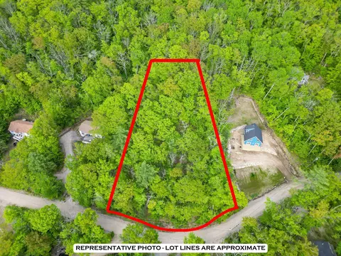 49 Huttwil Dr, Madison, NH 03849