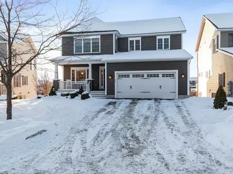 98 Sommerfield Ave, South Burlington, VT 05403