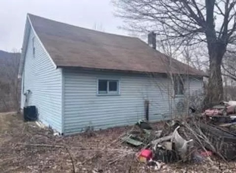 32 French Hill Rd, Pownal, VT 05261