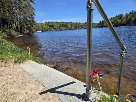 35 Collins Landing Rd #32, Weare, NH 03281