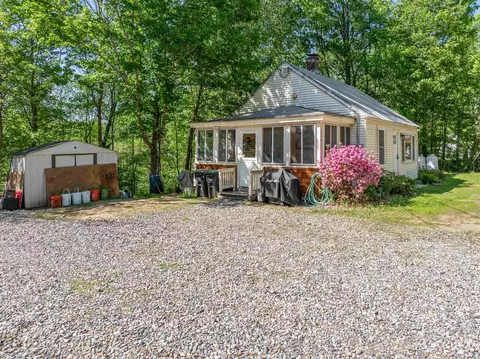 336 New Hampton Rd, Franklin, NH 03235