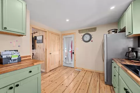 336 New Hampton Rd, Franklin, NH 03235