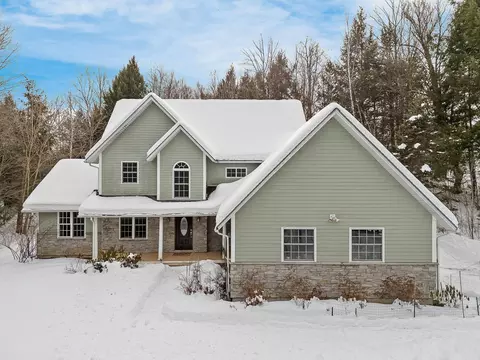 196 Countryside Rd, Waterbury, VT 05676