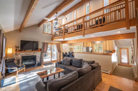 28 Summit Meadows Cir, Dover, VT 05356