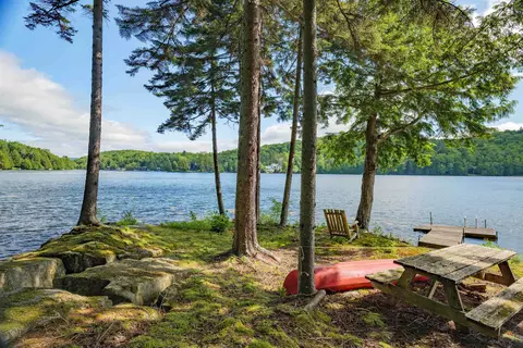 156 W Lake Rd, Wilmington, VT 05363
