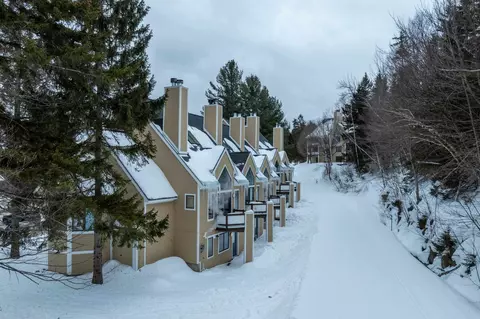 1 Townhouse Sq # C, Dover, VT 05356