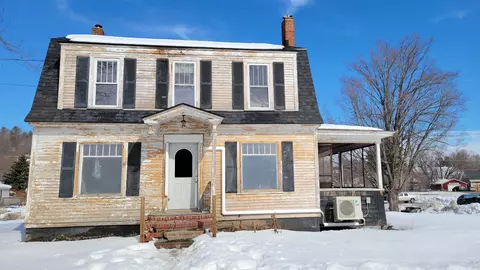 53 Beckett St, Williamstown, VT 05679