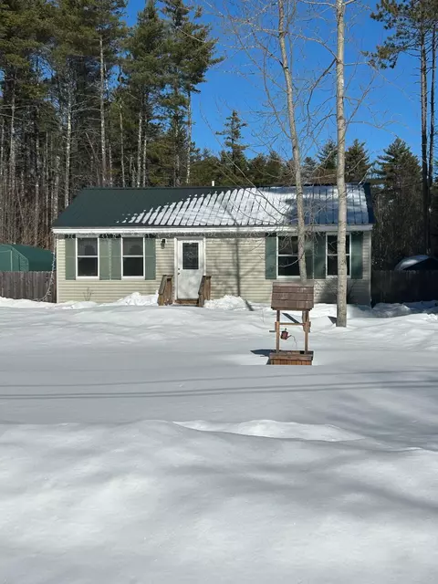 21 Leisure Dr, Ossipee, NH 03864