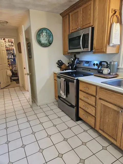 Kitchen - 7 Chapman Way, Exeter, NH 03833 photo 1 of 1