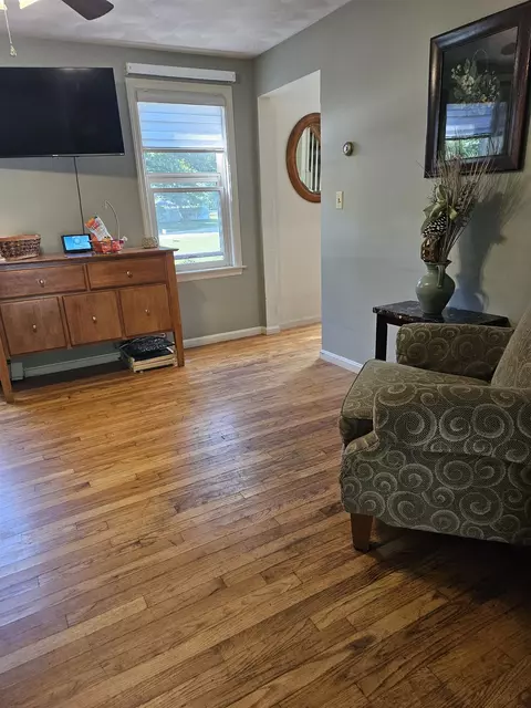 Living - 7 Chapman Way, Exeter, NH 03833 photo 3 of 4