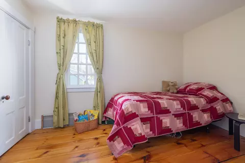 Bedroom - 1003 School St, Dunbarton, NH 03046 photo 5 of 5