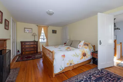 Bedroom - 1003 School St, Dunbarton, NH 03046 photo 3 of 5