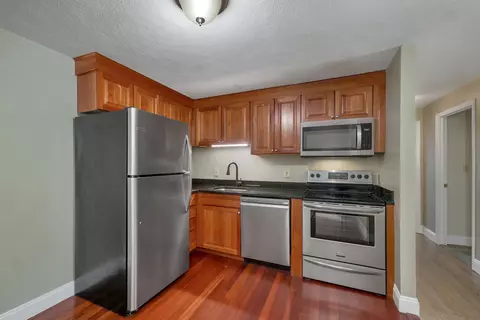 31 Andrew St #19, Manchester, NH 03104