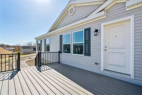 169 Butternut Rd, White River Junction, VT 05001