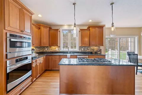 20 Hancock Rd, Windham, NH 03087 photo 9